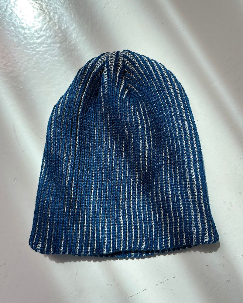 a two-tone ribbed beanie
