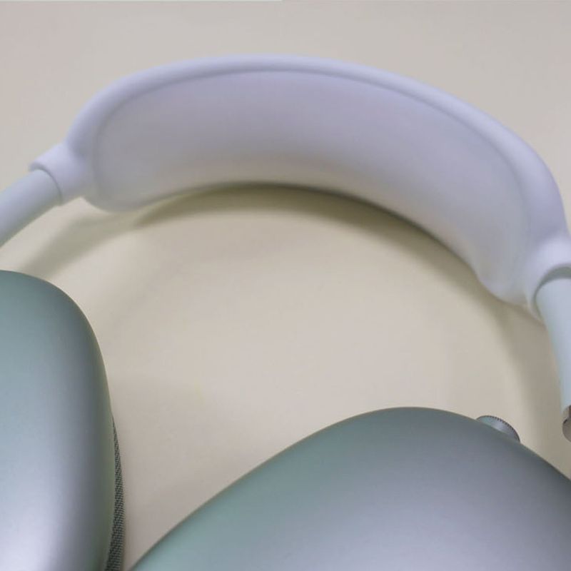 zansang(ジャンサン)の「インアンドアウトフルーツAirpodsMax ケース(+White Rubber band)(スマホグッズ/小物)」
