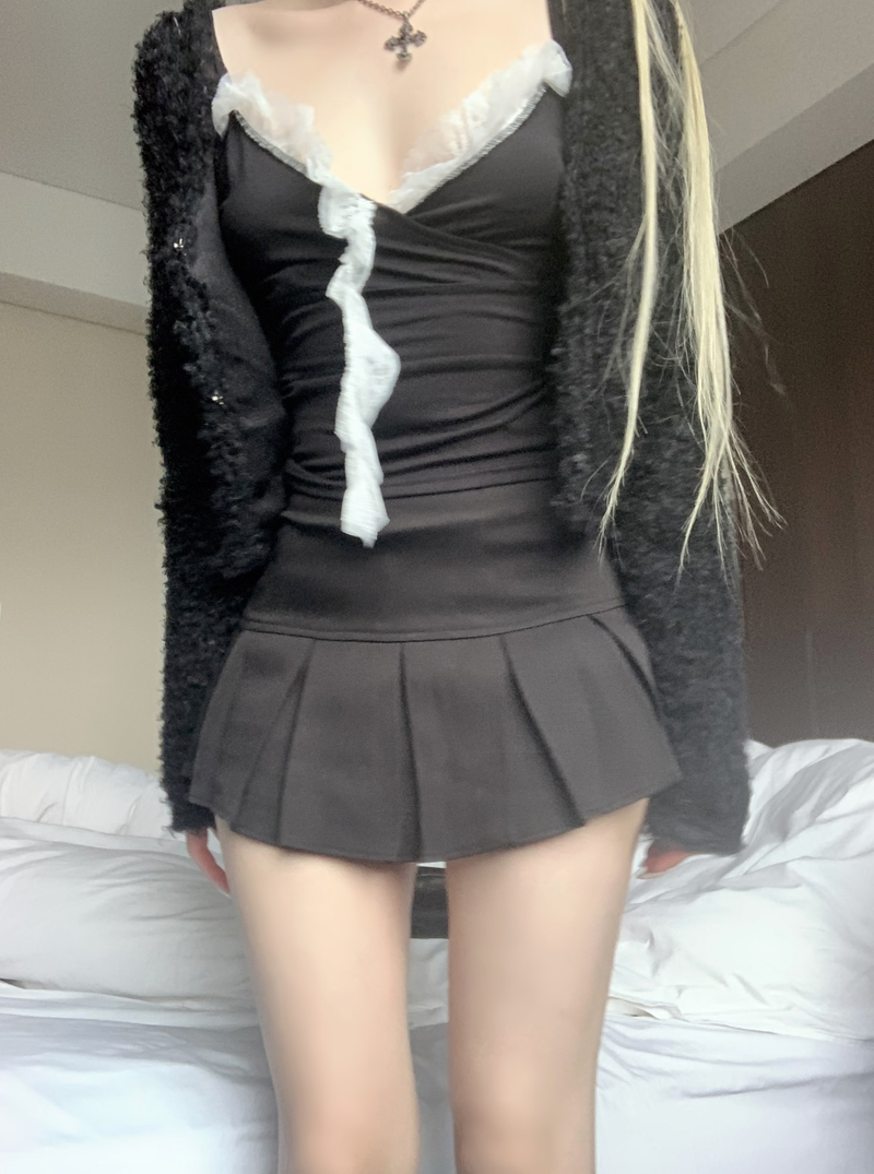Keina Low-Waist Pleated Skirt (Black)