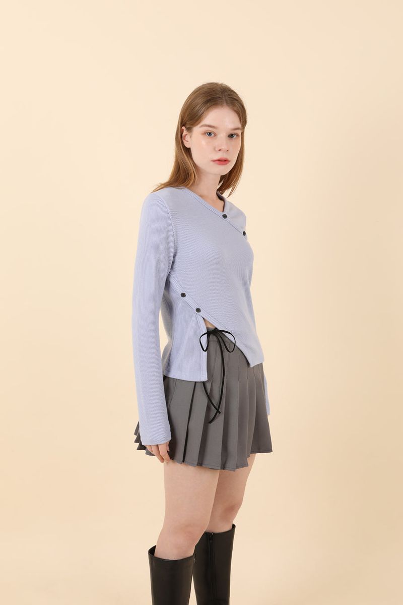 VネックスリットTシャツ