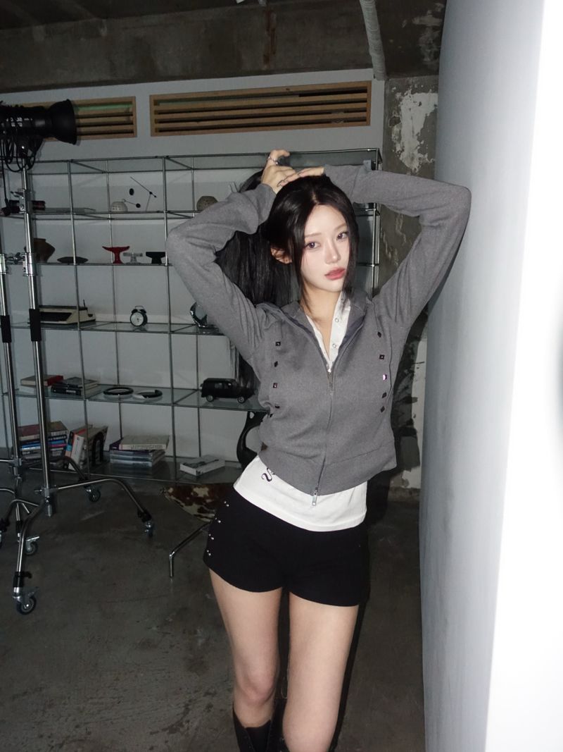 Birthdayeve(バースデーイブ)の「Stud warmer Hood Zip-Up(Tops)」