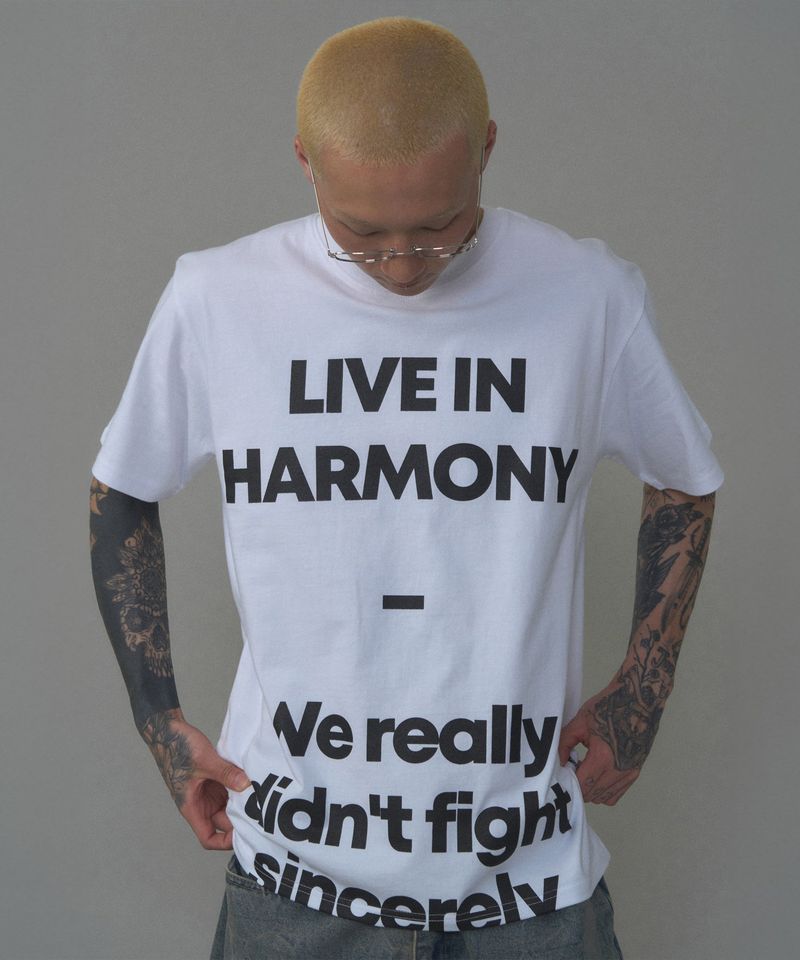 LIVE IN HARMONY TEE WHITE_BLACK