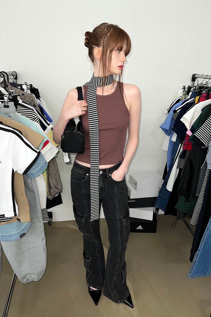 ZIZE SLEEVELESS (BROWN)