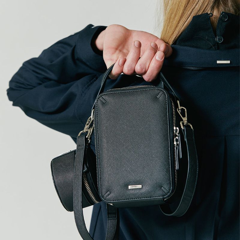 saffiano square circle room bag
