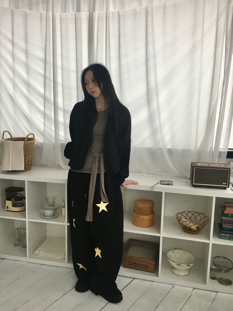Mini Zan Flower Embossed Crop Hoodie (6c)