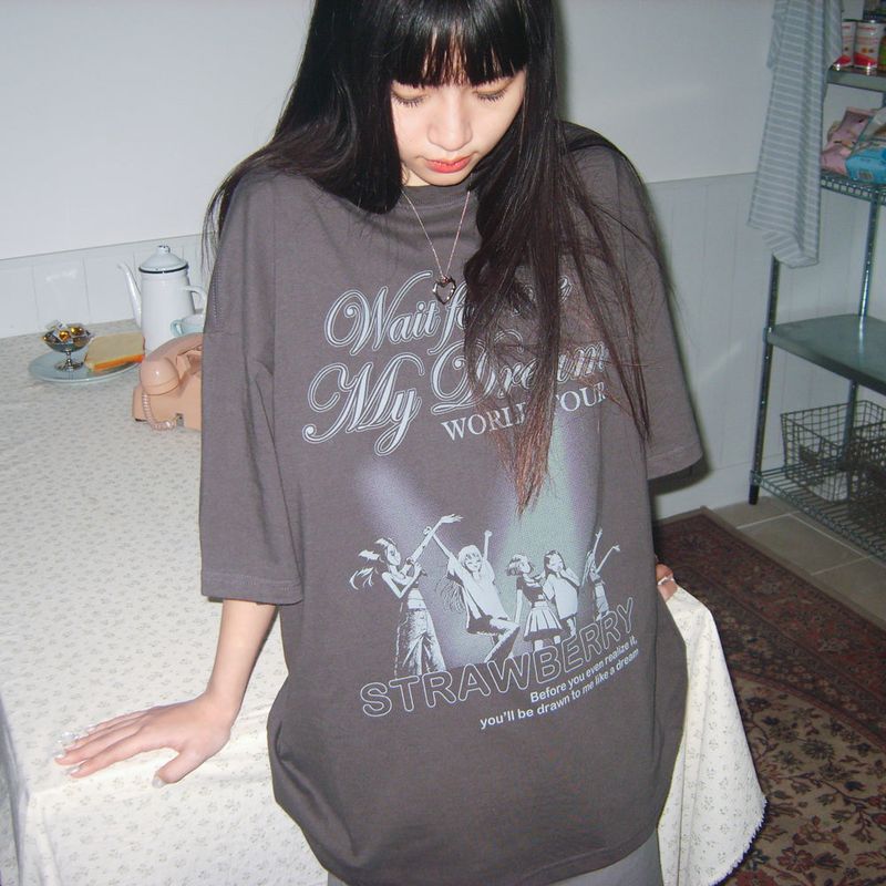 wonder visitor（ワンダービジター）の「World tour Overfit T-shirt [Charcoal grey]（Tops）」