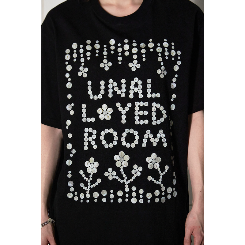 BUTTON LOGO T SHIRT / BLACK