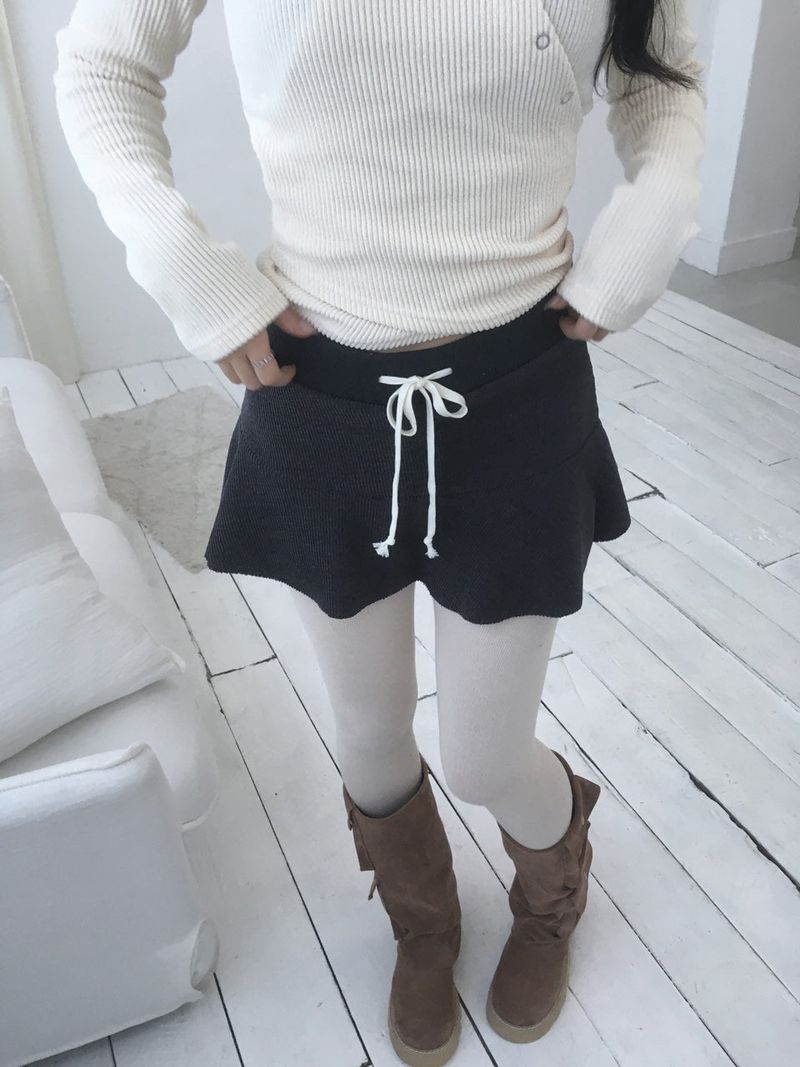 moroi（モロイ）の「plier skirt（Skirts）」