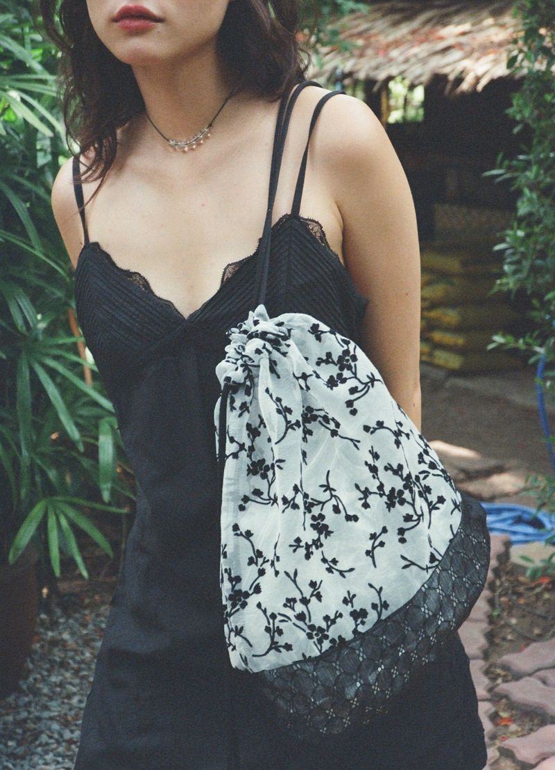  Lace Drawstring Bag - Flower