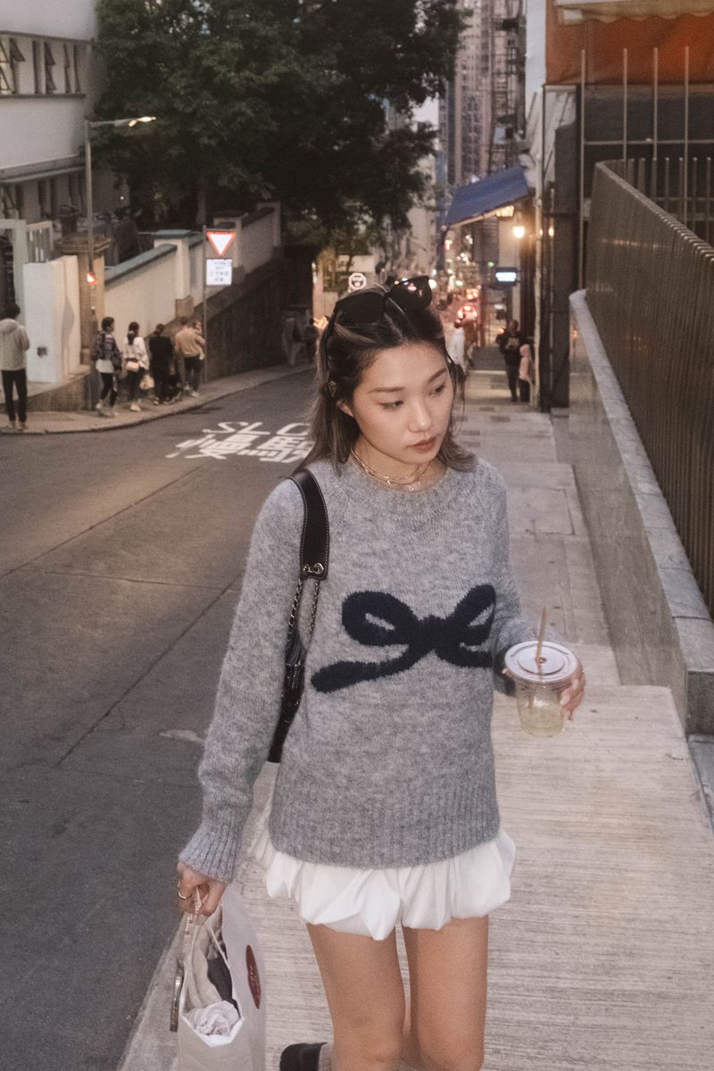 We Fell In Love In Reality(ウィ フェル イン ラブ イン リアリティ)の「Ribbon Bow Oversized Sweater - 3 colours(Tops)」