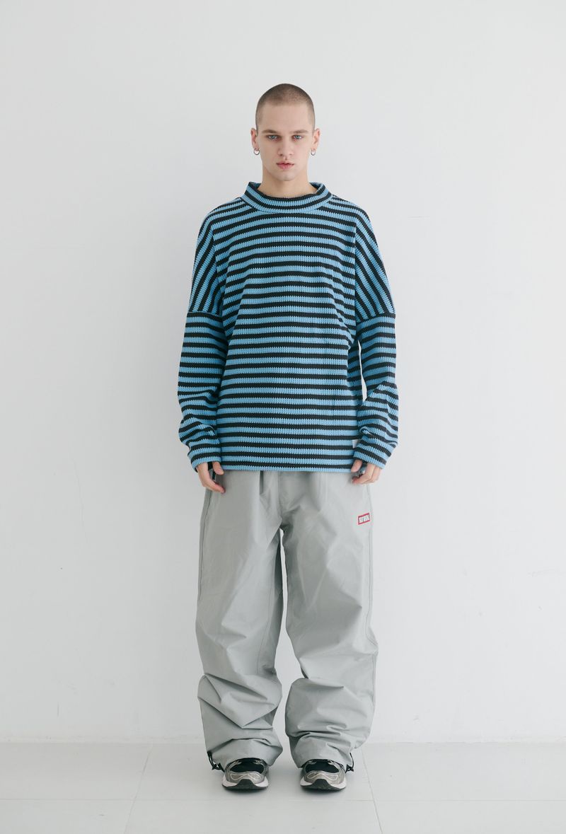 BSRABBIT(ビエスラビット)の「BSR2223FWPO027 STRIPE HIGH NECK PULLOVER BLUE(Tops)」