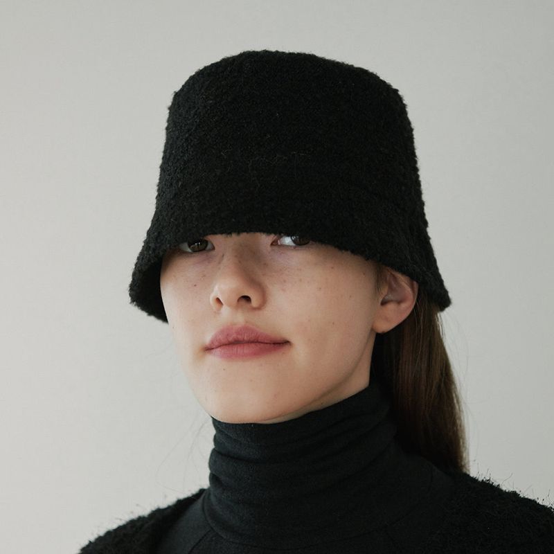 WINTER BUCKET HAT (BLACK)