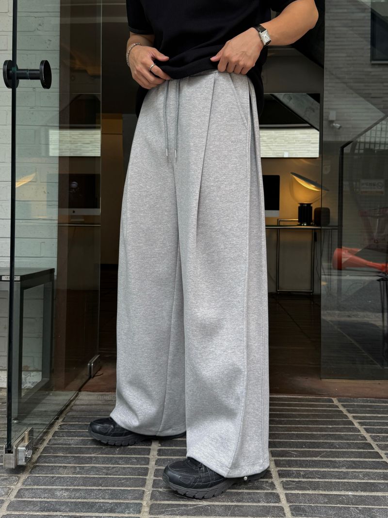 AVAND（アバンド）の「Straight wide sweatpants（Pants）」