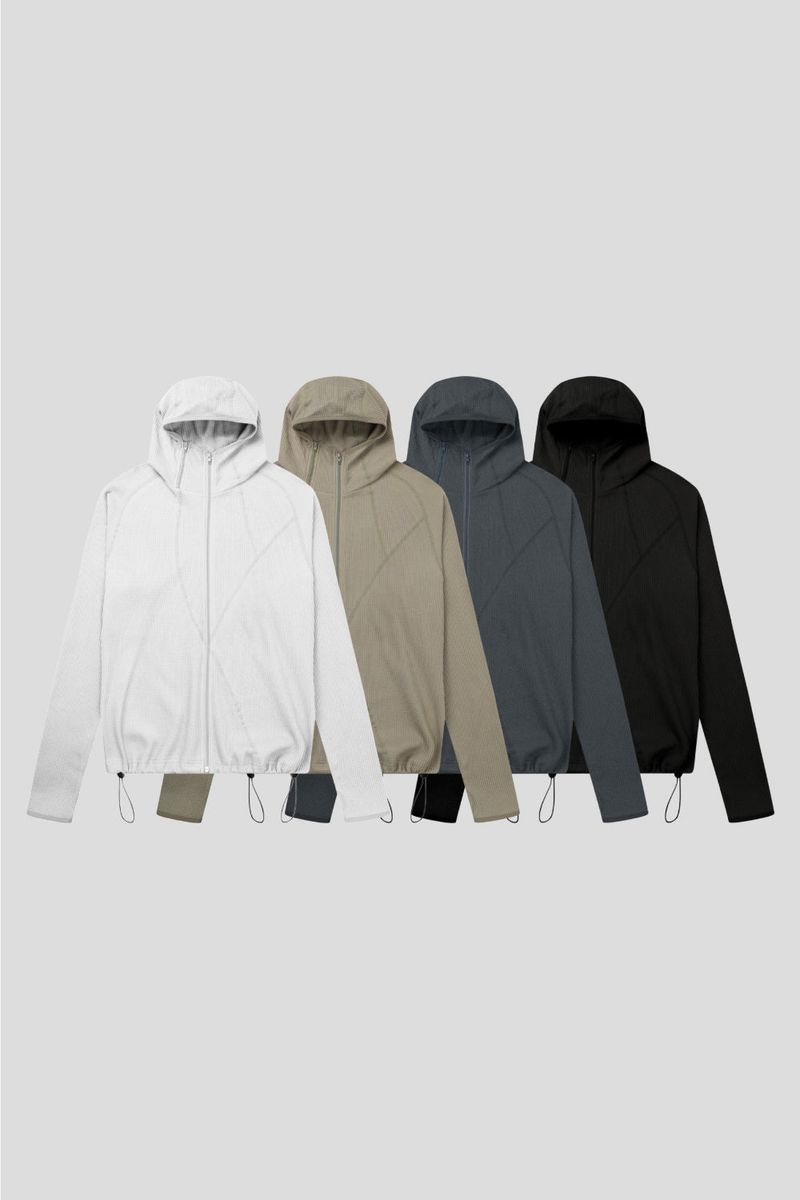 Ribbed incision hood zip-up