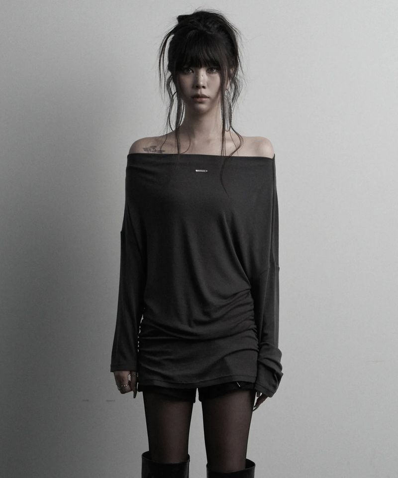 [label] back damage off-shoulder top (charcoal)