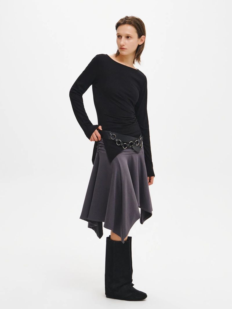 WOMAN DRAPE PIERCING T-SHIRT