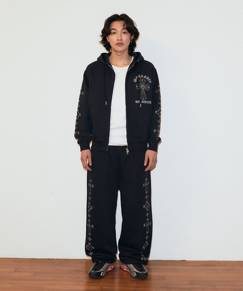 mahagrid(マハグリッド)の「CROSS STUD SWEATPANT(Pants)」