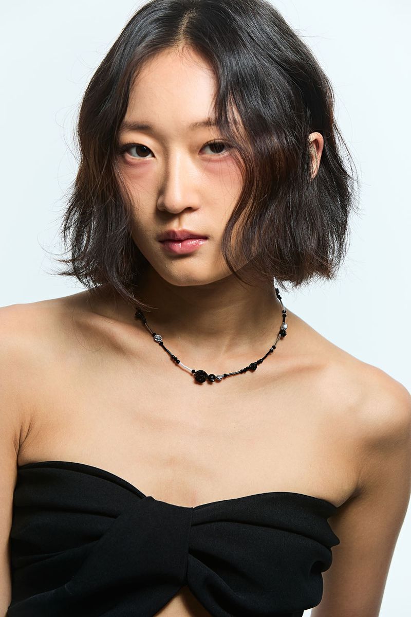 sanli（サンリー）の「ミックスカラーローズチョーカー（アクセサリー）」