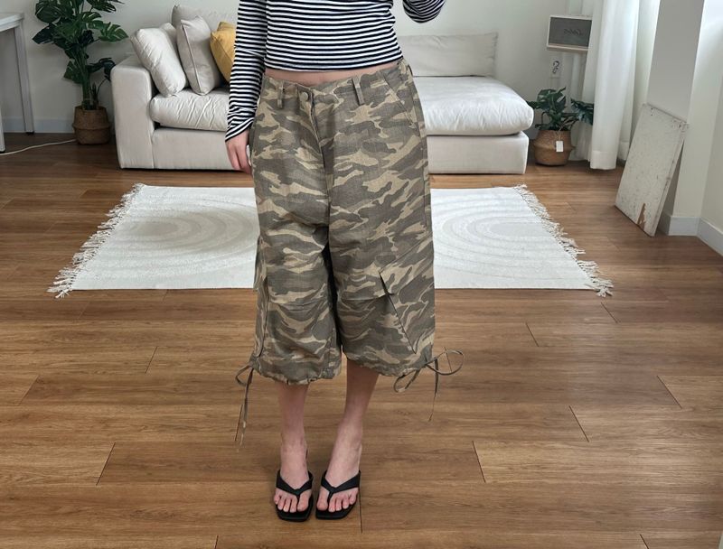 wide cargo bermuda shorts