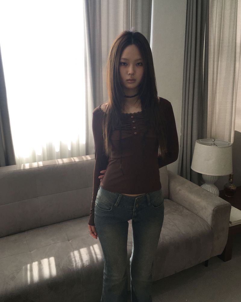 Grunge boots cut denim pants