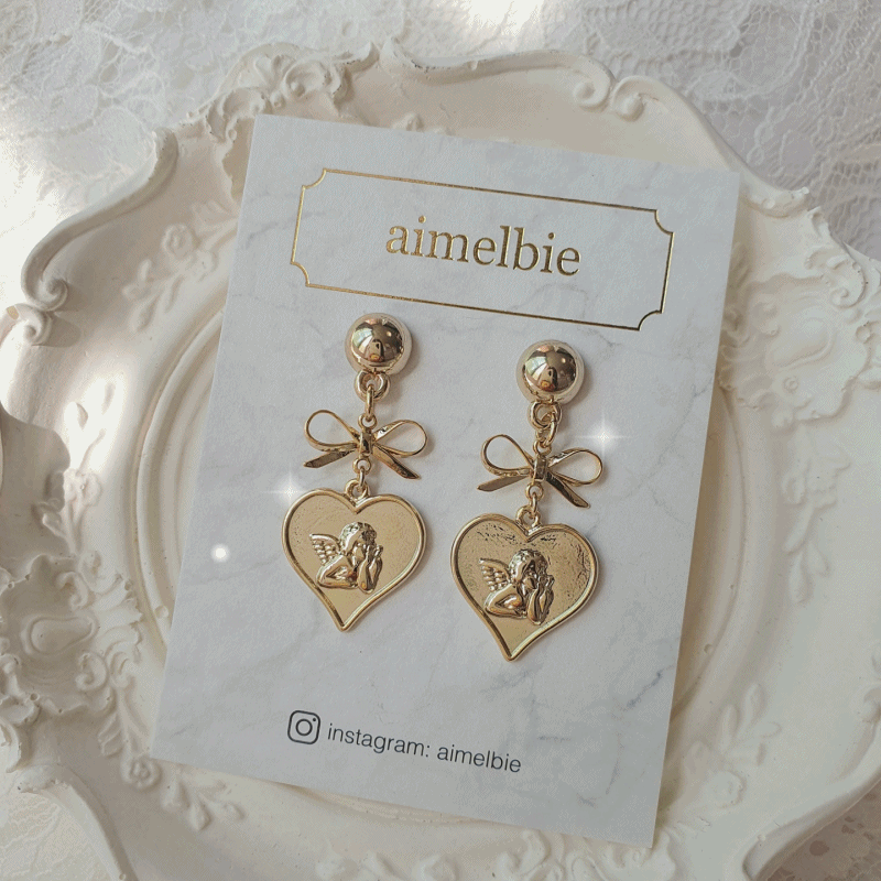 aimelbie（アイメルビー）の「ロイヤルベイビーエンジェルイヤリング - ショート（アクセサリー）」