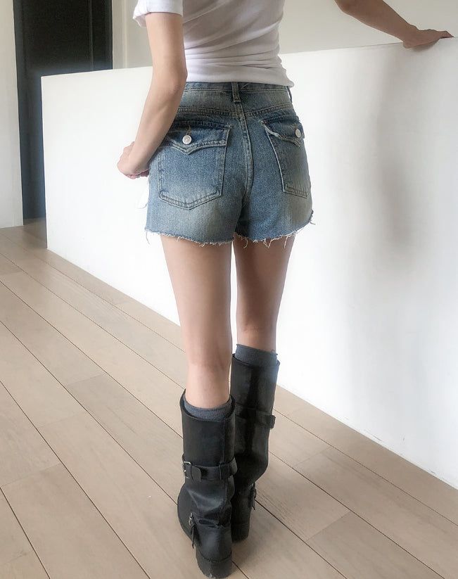 Perry Back Pocket Short Denim Shorts