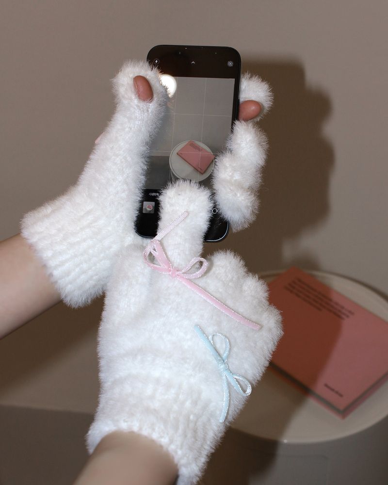 fluffy ribbon touch gloves (white)