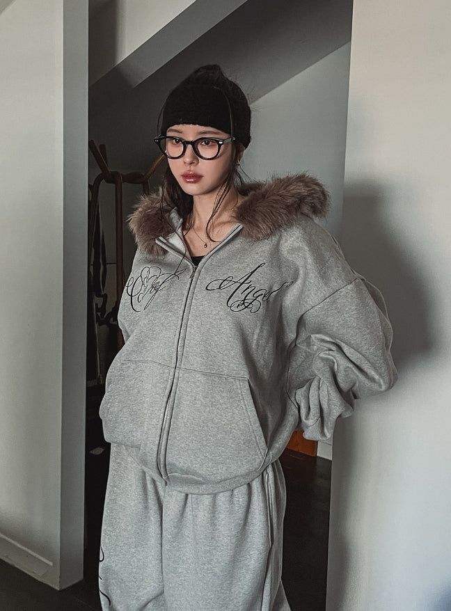 ULAN（ユレン）の「Ravi brushed fur lettering hood zip-up（Tops）」