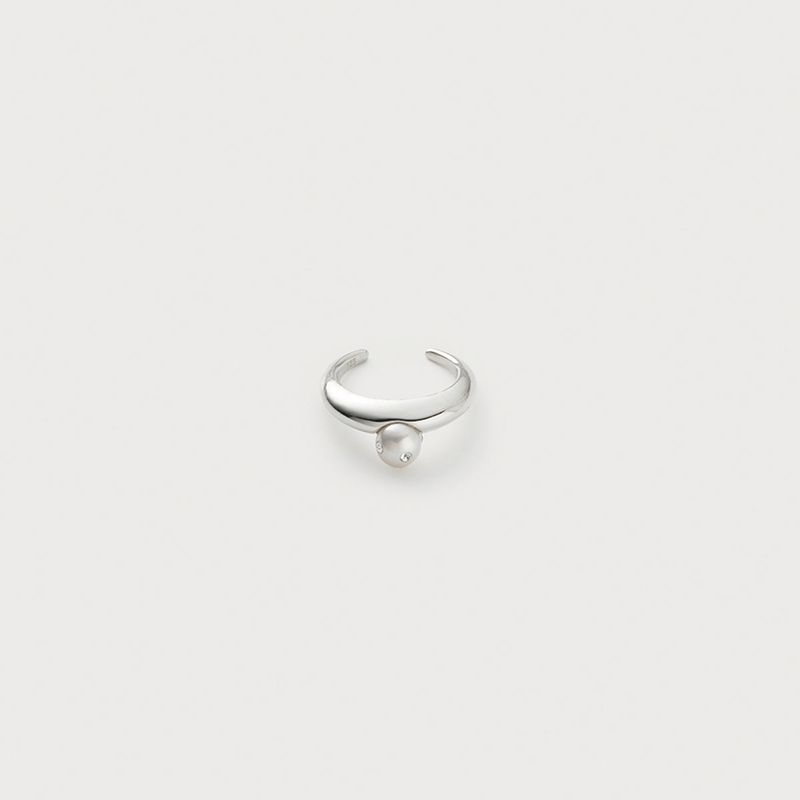 PEARLSONATE（パーソネイト）の「Polkadots Open Ring, White（Accessories）」