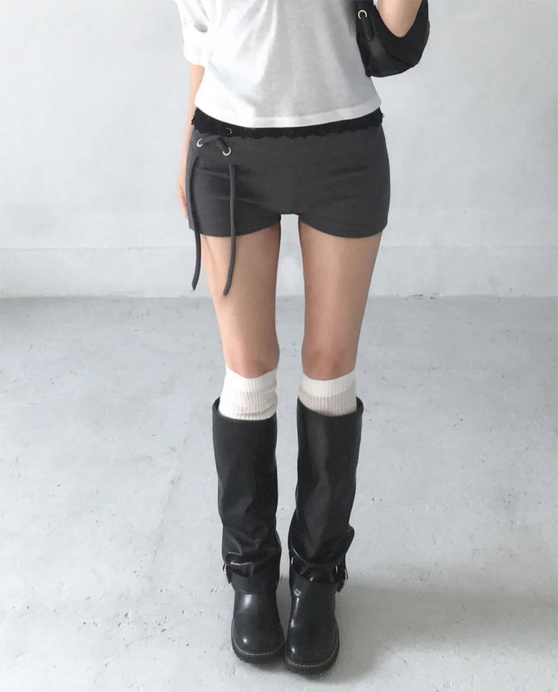 ciiro（シロ）の「フォールディングアイレットマイクロショートパンツ(2 colors)（パンツ）」