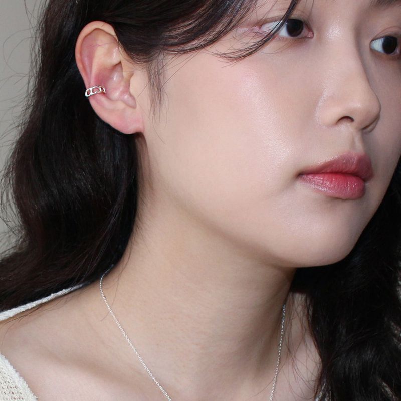 Heart hold earcuff (Glossy)