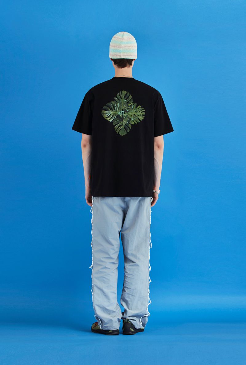 LOGO LEAF T SHIRT / BLACK