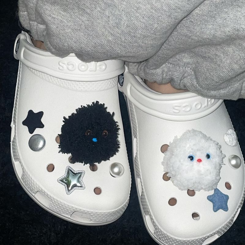 [made]fluffy monster shoes charm set 