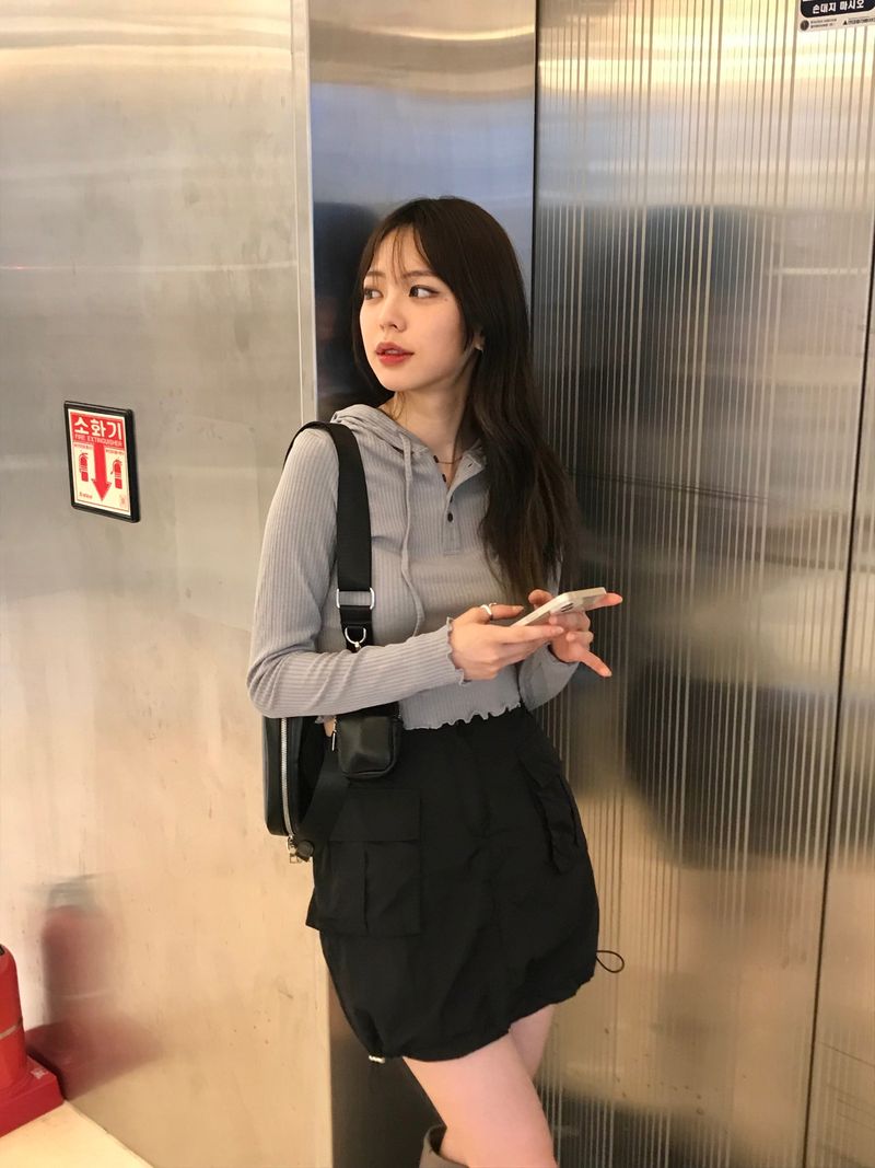 Larvate mini skirt