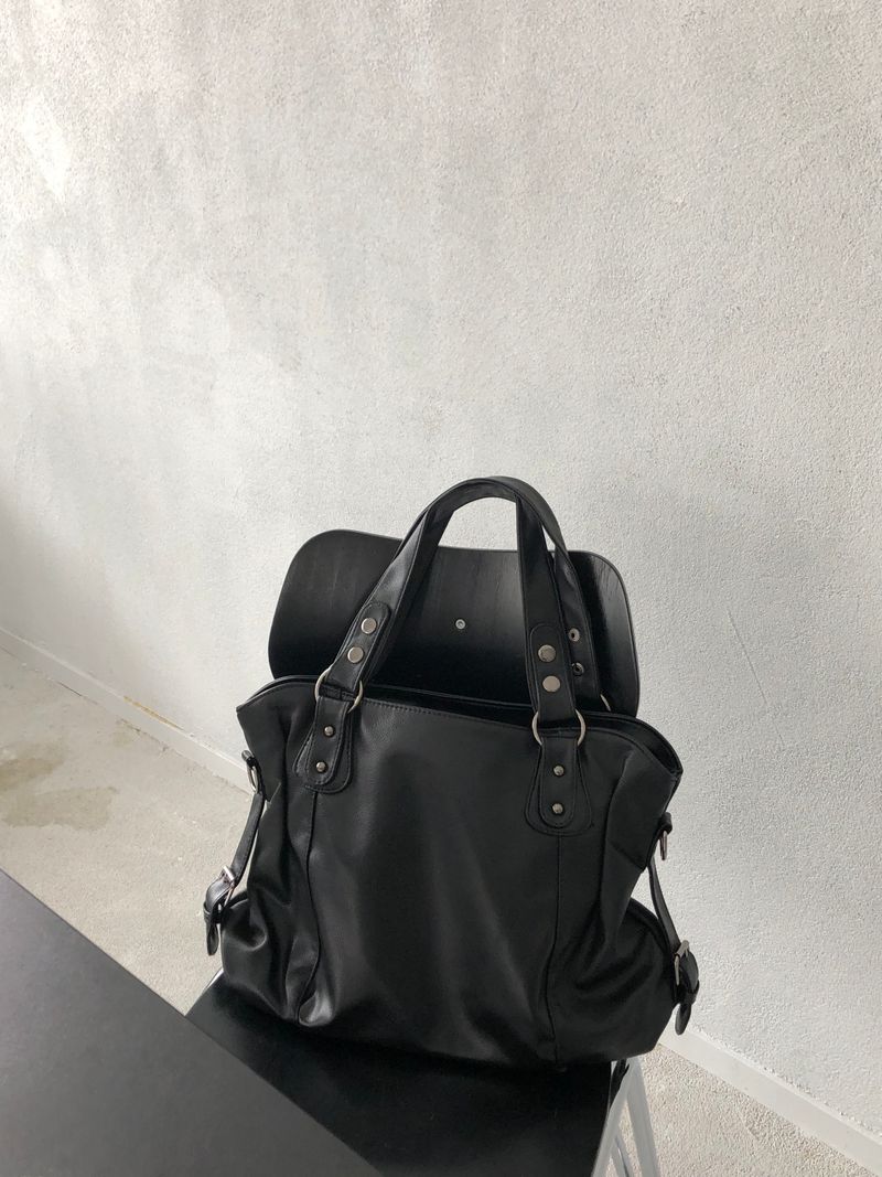 Kitten（キッテン）の「カスタレザーショルダーバッグ (3 colors)（バッグ）」