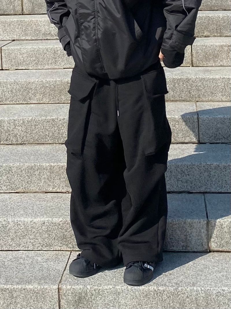 UNAIDUN（アネイダン）の「カーゴスウェットバルーンパンツ　2色（パンツ）」