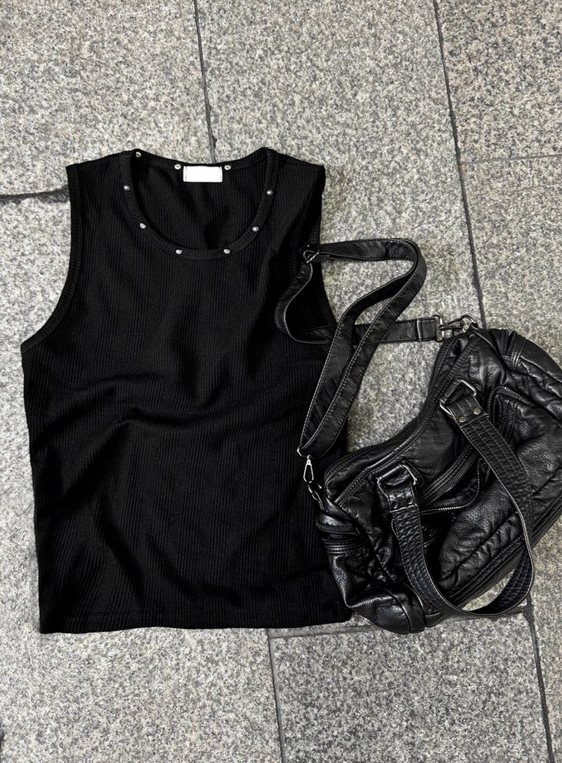 Cosyharu studded sleeveless top