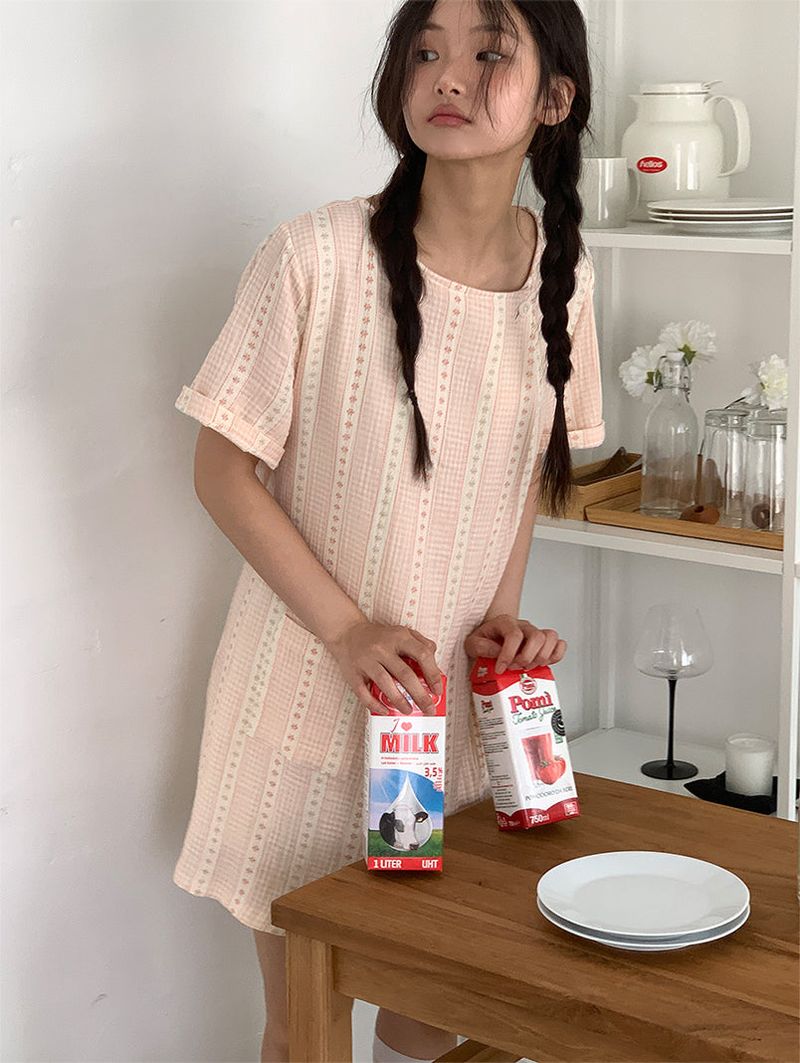 SOFT FLOWER BUTTON DRESS (2C)