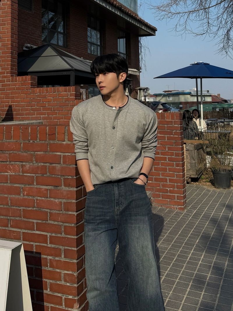 Int color scheme round cardigan