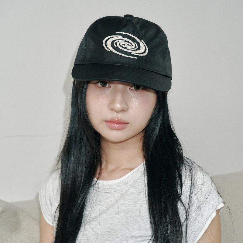 ALLINCOMPLETE（オールインコンプリート）の「Tornado Nylon 5 Panel Cap (Black)（Hats）」