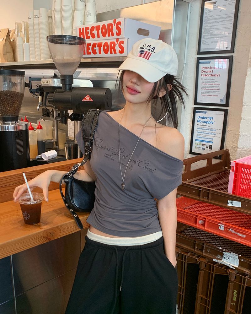 [ORIGINAL] Ellen Off-Shoulder T-shirt