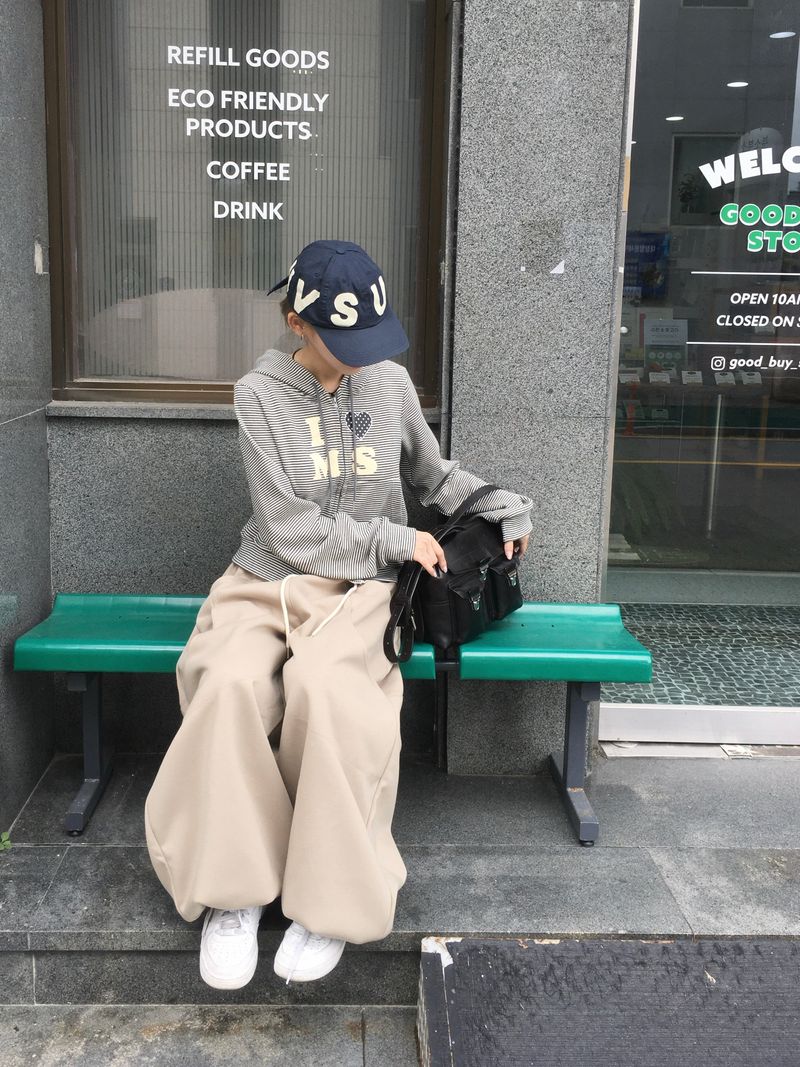 Mile Curved Two-Pocket Sweatpants (6c)