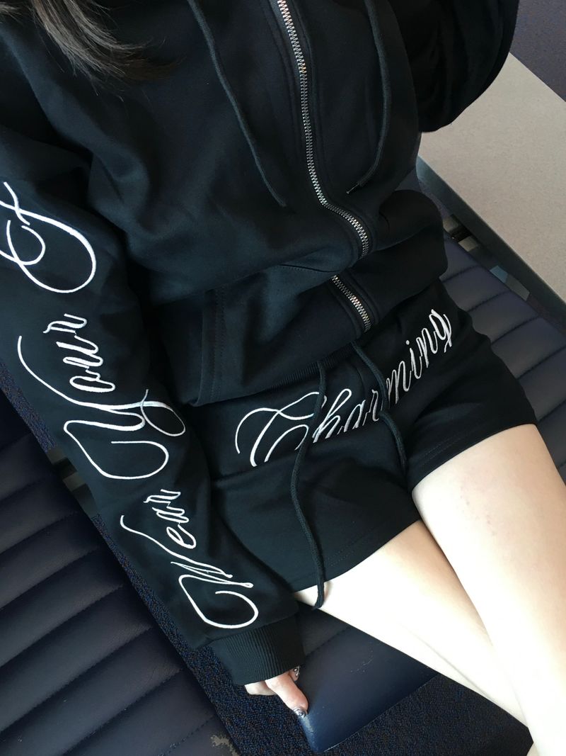 [SET] Script Lettering Hoodie Zip-up and Short Pants (3c)