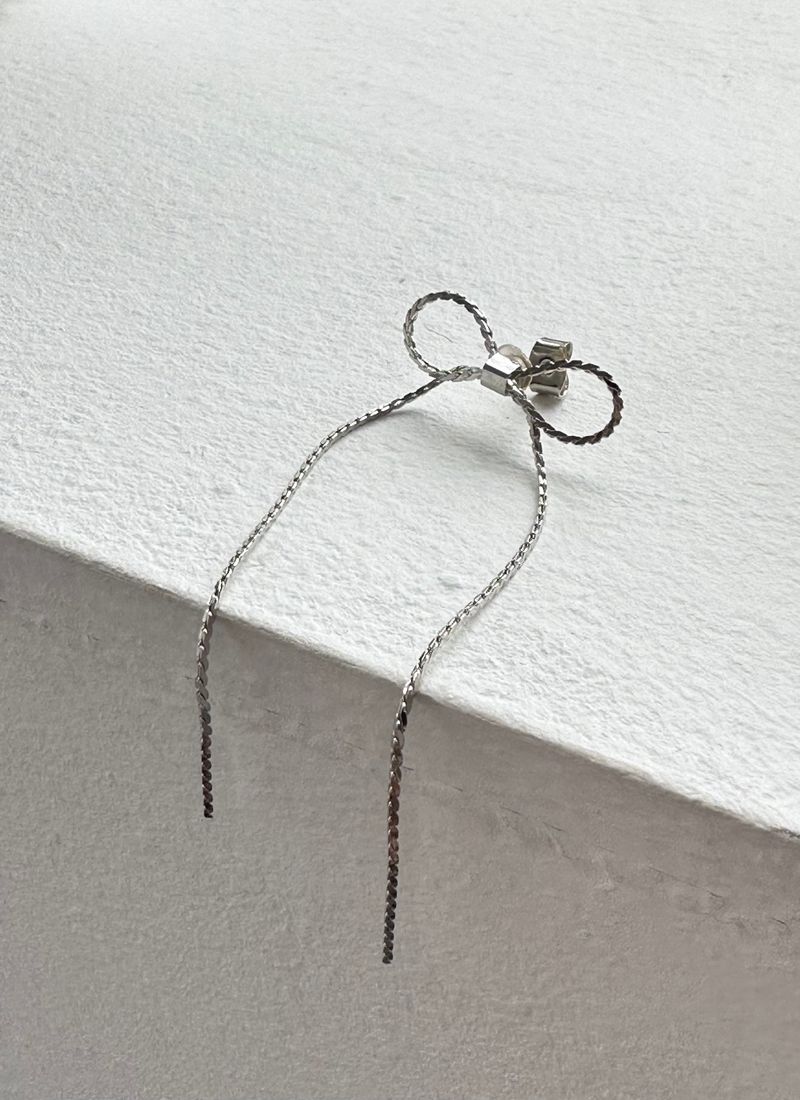 ribbon chain earring
