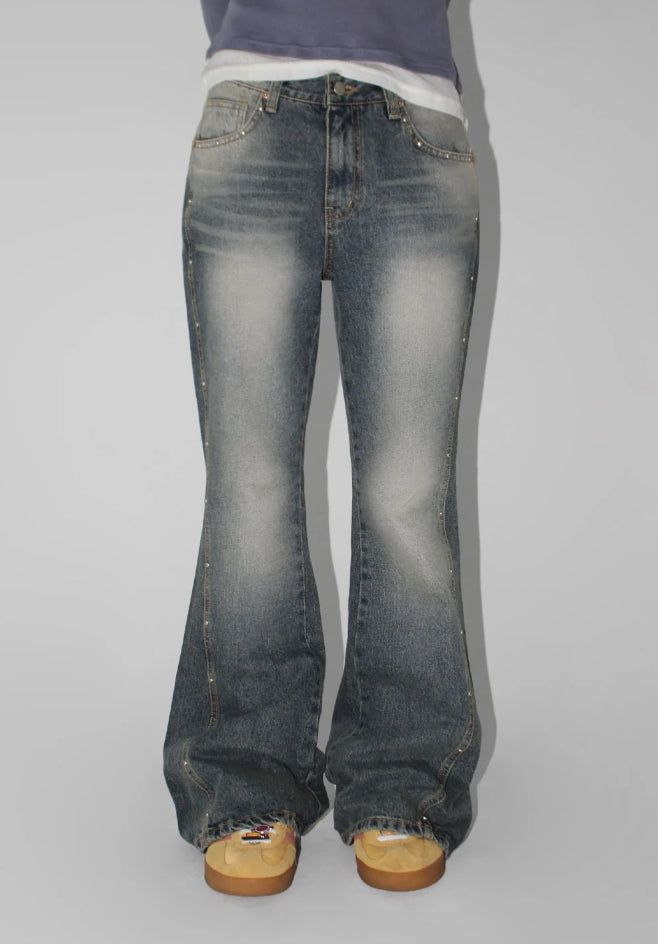 AAKE(アケ)の「SIDE STUD FLARE DENIM(Pants)」