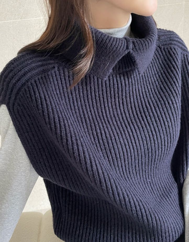 Koan double turtle silt knit vest