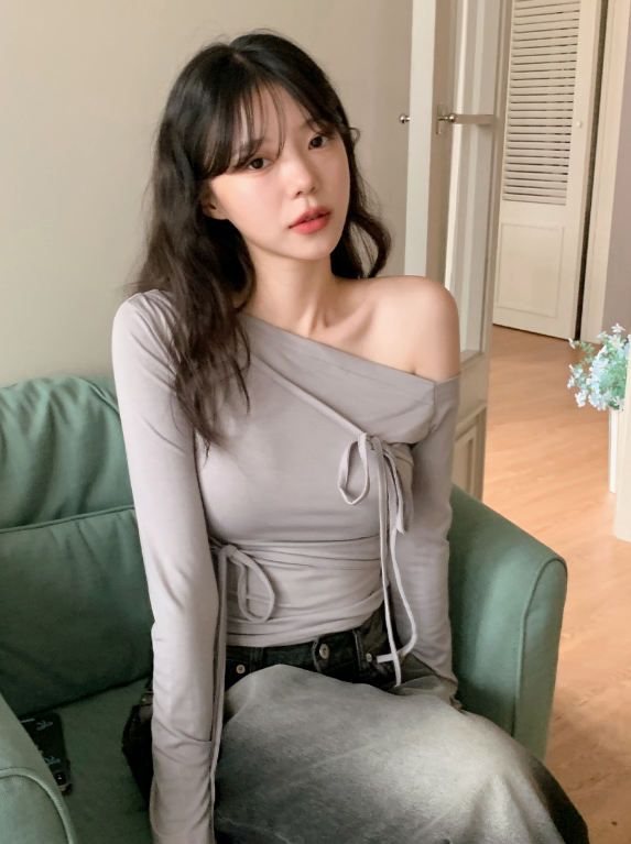 SHOPPERLAND（ショッパーランド）の「リボンストラップワンショルダースリムTシャツ (3color)（トップス）」