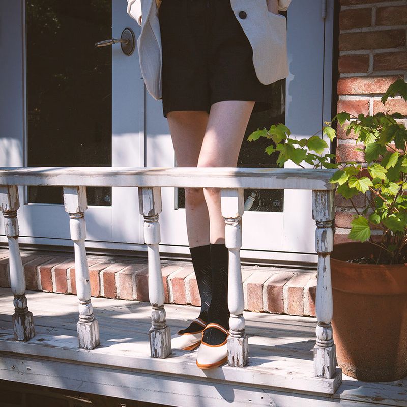 Lumy, ver venit : jet black