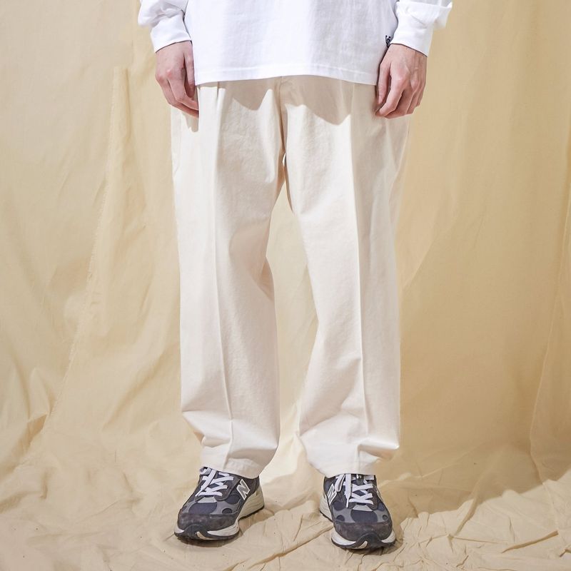 VARZAR(バザール)の「Wide Tapered Wrinkle Free Chino Pants Ivory(Pants)」
