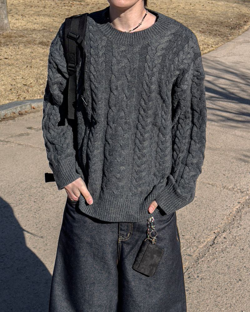 Cabbler Heavy Cable Knit Round Neck